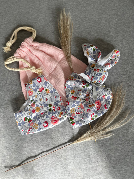Doudou lapin personnalisé LIBERTY BETSY