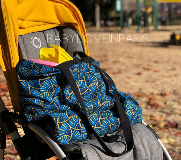 Produit puériculture | Magasin bébé Versailles | Magasin puériculture Versailles | Sac XXL WAX pour parent personnalisé avec le prénom de l'enfant fait main en France (madeinfrance) par BabyloveinParis / Baby love in Paris. Ce cabas ou sac épaule est assez grand pour transporter tous le nécessaires de bébé ou pour servir de sac de plage